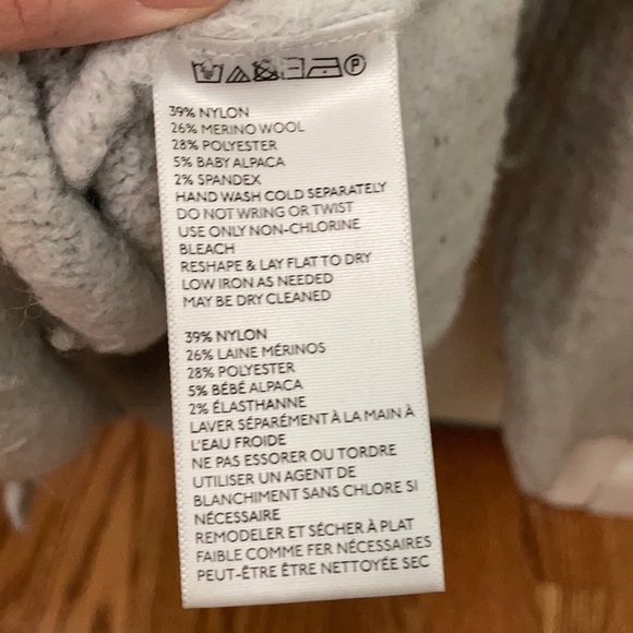 Sleeping on Snow pullover sweater from Anthro - Picture 4 of 9